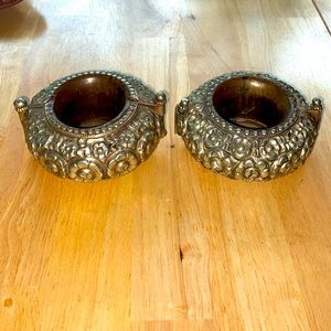 Slave bracelets ash trays